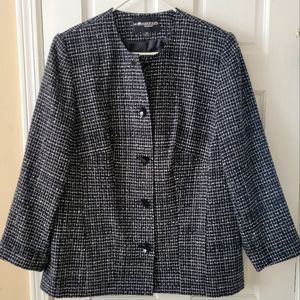 Wonderful Sag Harbor 2 PC Skirt Suit.
